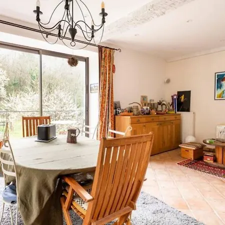 Homestay Maison Du Rostaing *